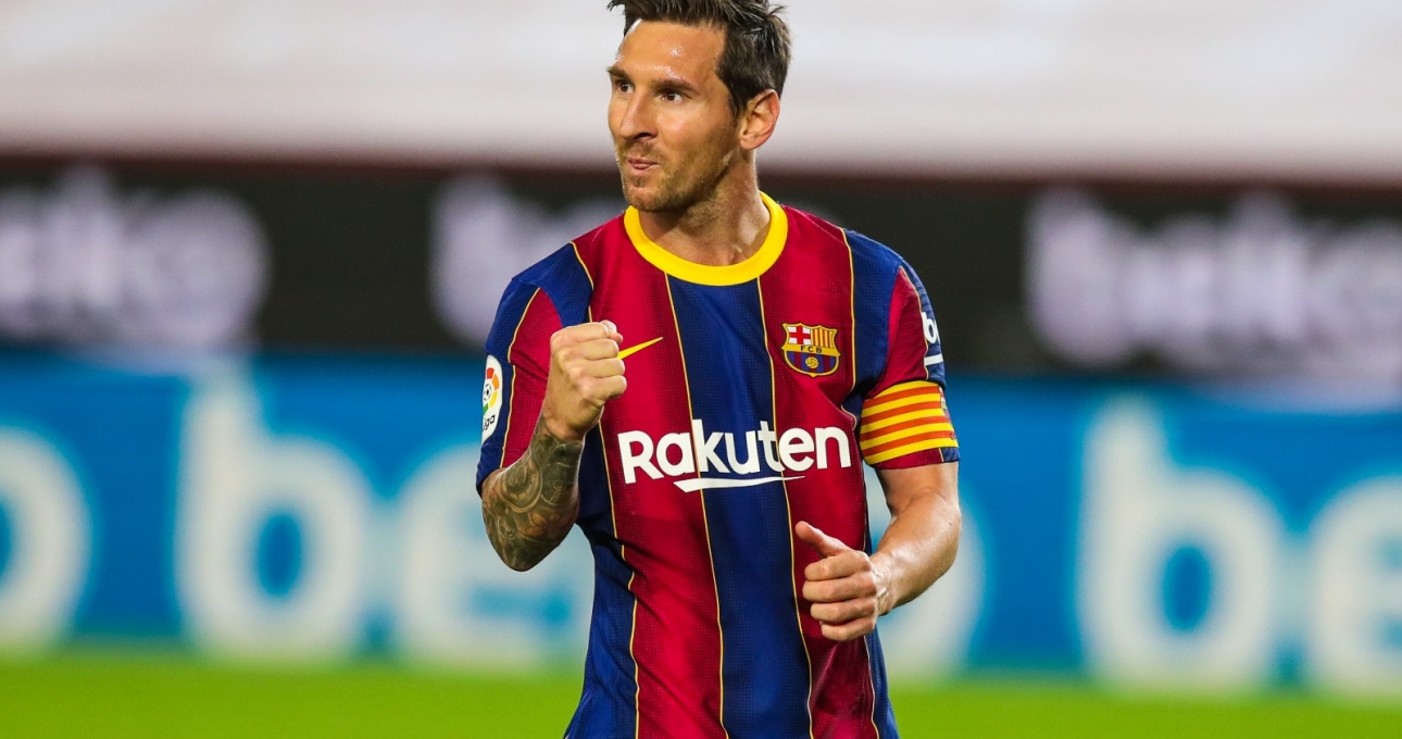 Chấp nhận giảm nửa lương, Messi chốt hợp đồng mới 10 năm?