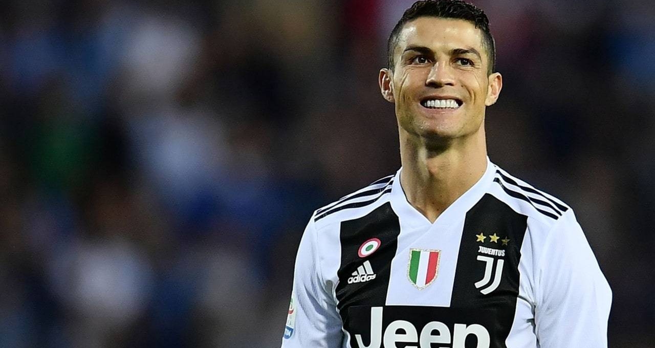 Mẹ Ronaldo đích thân ra tay, chọn xong bến đỗ cho con trai