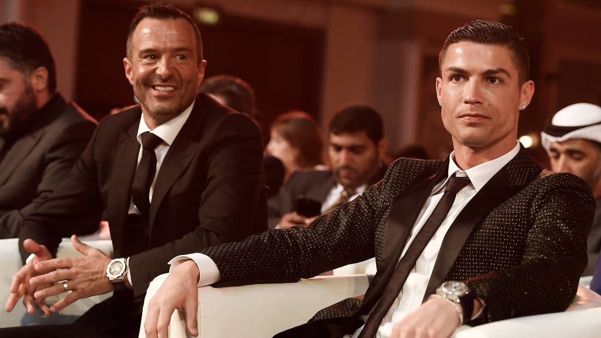 Sếp lớn Juventus làm sáng tỏ 100% tương lai của Ronaldo