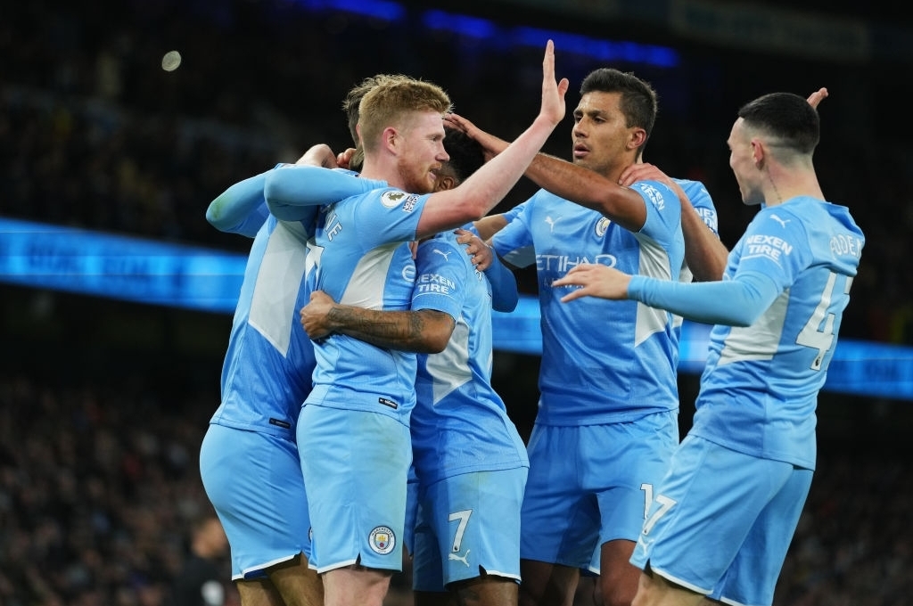 Man City củng cố vững chắc ngôi đầu Ngoại hạng Anh