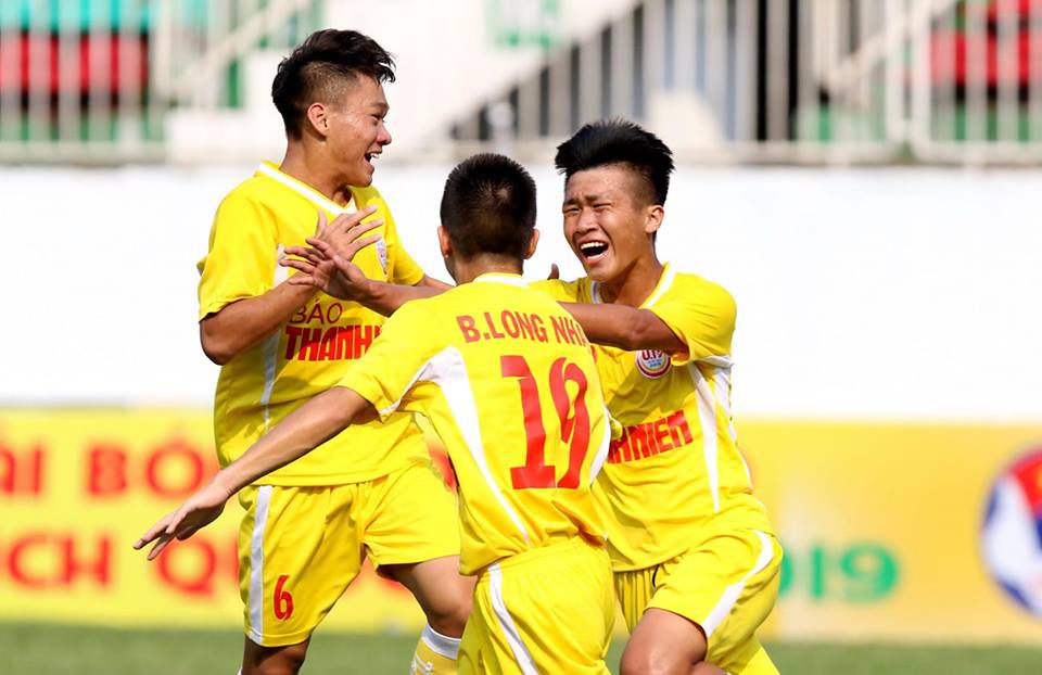 'Đoàn quân' của Phạm Văn Quyến thắng khó tin trước U19 Hà Nội