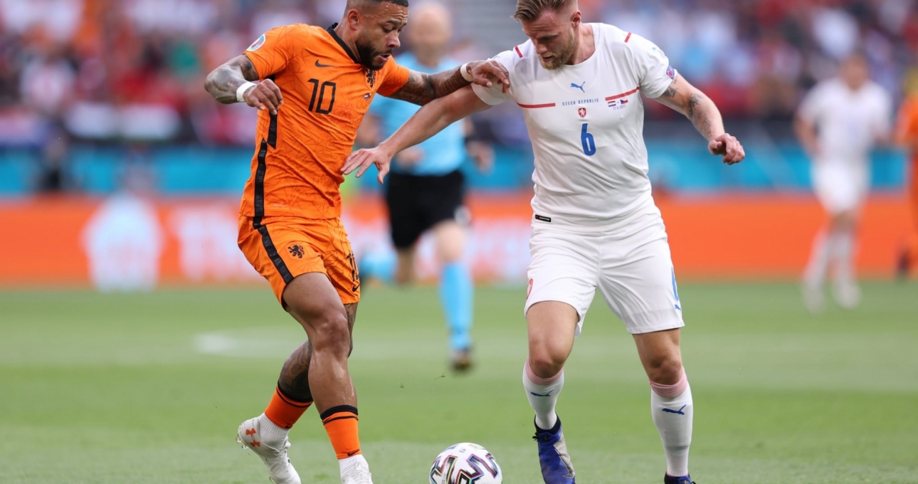 Thẻ đỏ đáng quên, Hà Lan cay đắng rời EURO 2021!