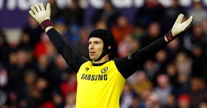 Petr Cech trở thành 'gác đền huyền thoại' của Chelsea