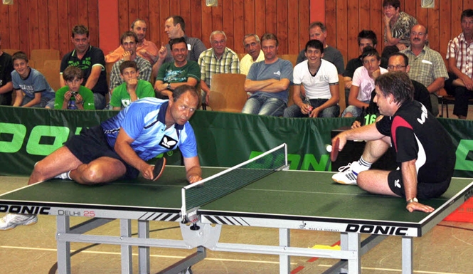 Video: Trận đấu bóng bàn hài hước nhất lịch sử