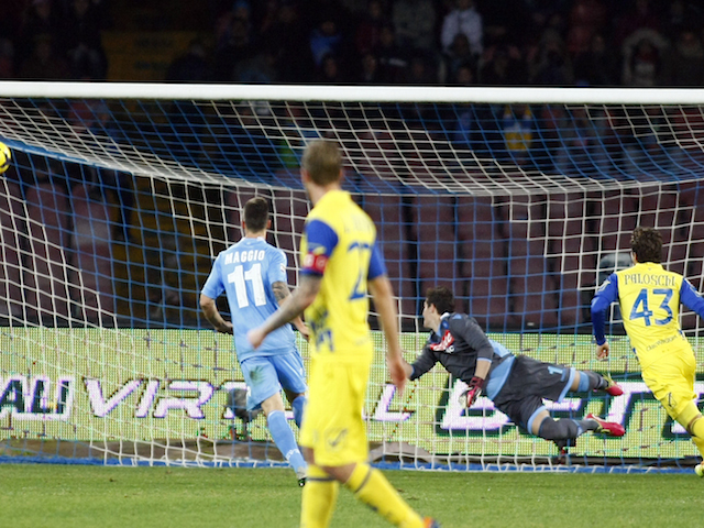 Video bàn thắng: Napoli 1-1 Chievo Verona (Vòng 21 - Serie A)