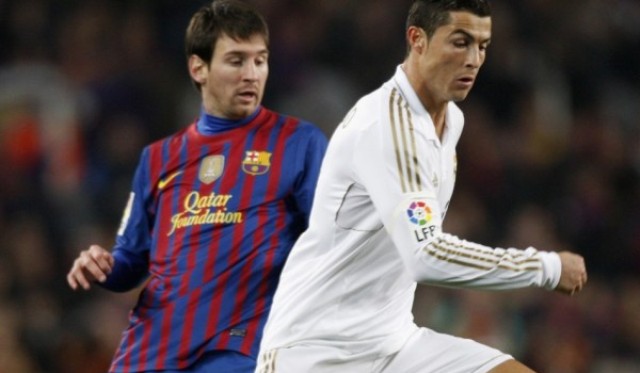 Video bóng đá: Những pha bỏ lỡ khó tin của Messi và Ronaldo