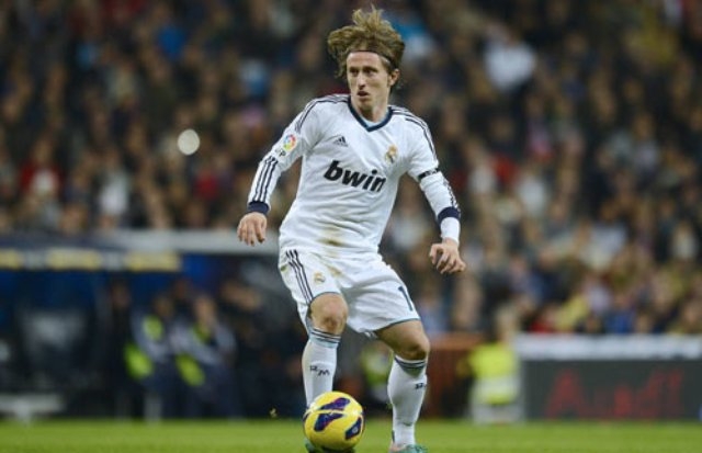 Video bóng đá: Những màn trình diễn của Modric trong màu áo Real