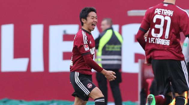 Video: Bàn thắng chớp nhoáng của cầu thủ Nhật Bản tại Bundesliga