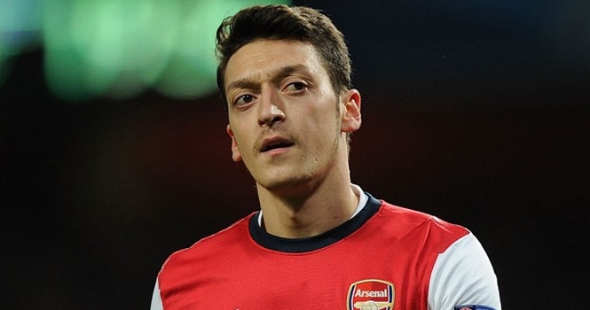 Arsenal chào đón Mesut Ozil trở lại