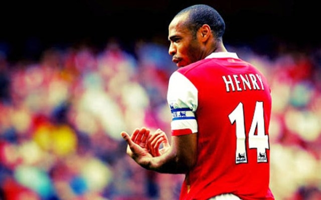 Video bóng đá: Không cần bóng phải chạm đất, Henry vẫn ghi bàn