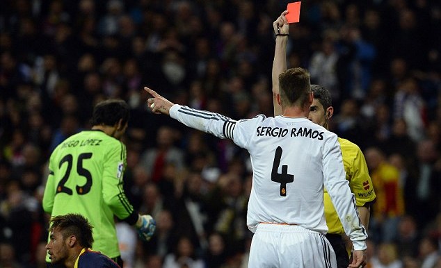 VIDEO Ramos nhận thẻ đỏ oan vì Neymar việt vị