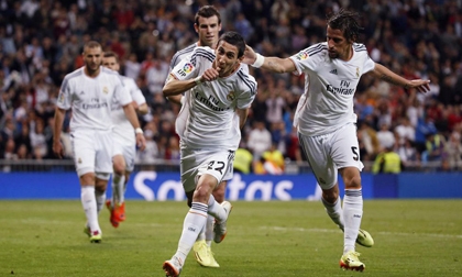 Gareth Bale tỏa sáng giúp Real Madrid vượt mặt Barcelona