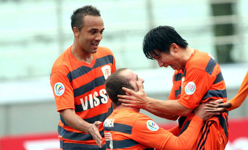 Giành vé vào vòng trong AFC Cup 2014, HN.T&T và V.NB được VFF thưởng nóng