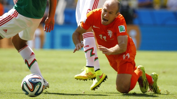 Costa Rica sợ Robben chơi tiểu xảo