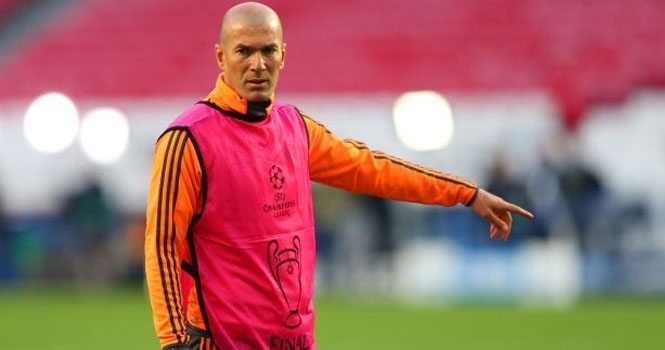 Sốc: Zinedine Zidane đối mặt với lệnh đình chỉ hành nghề HLV