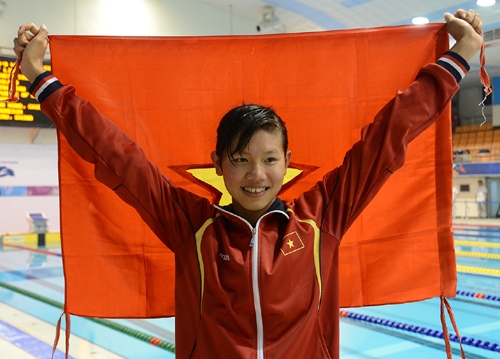 VIDEO: Ánh Viên giành HCĐ bơi 200m ngửa tại Asiad 17