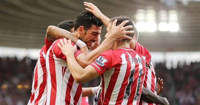 Southampton thắng sốc 8-0 trước Sunderland