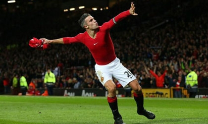 Van Persie xóa “dớp” khó tin sau bàn thắng vào lưới Chelsea