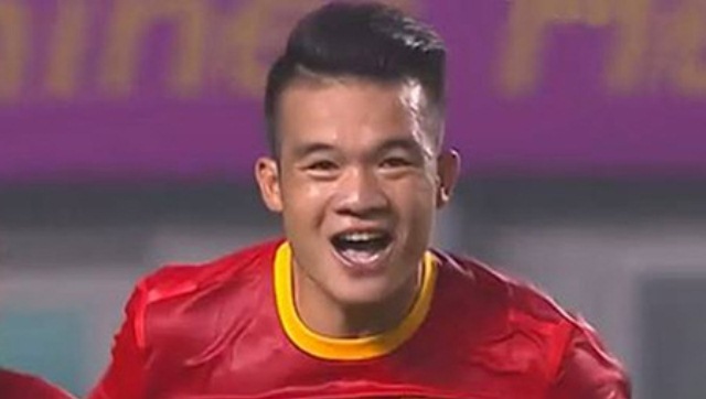 VIDEO: Phút 82 - Hoàng Thịnh nâng tỷ số lên 3-1 (Việt Nam 3-1 Malaysia)