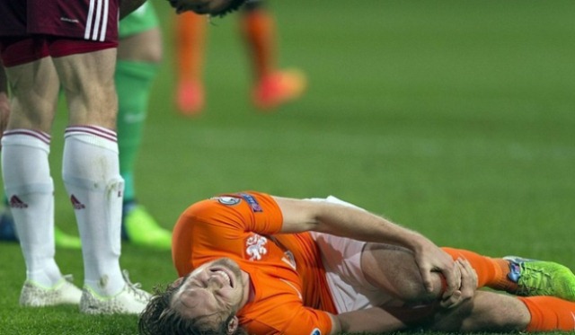 VIDEO: Tình huống dẫn đến chấn thương của Daley Blind (Hà Lan 6-0 Latvia)