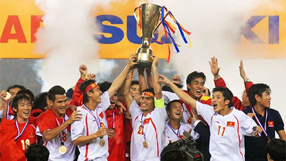 VIDEO: Cùng xem lại khoảnh khắc Việt Nam lên ngôi vương tại AFF CUP 2008