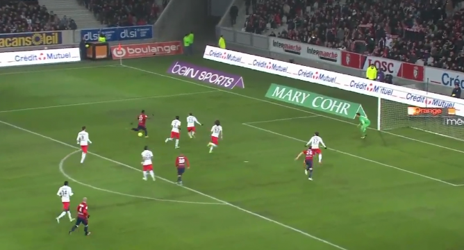 VIDEO: Pha phòng thủ như trong FIFA của PSG tại vòng 16 Ligue 1