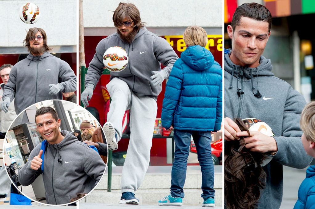 VIDEO: Ronaldo 'đá bóng xin tiền' gây bất ngờ 1 bé trai trên phố