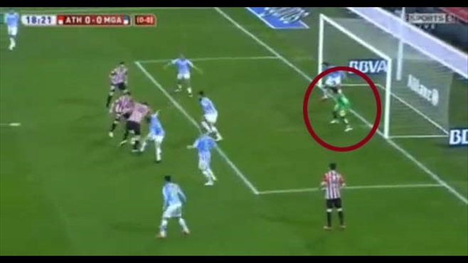 VIDEO: Phản xạ tuyệt vời của thủ thành Ochoa trong trận gặp Athletic Bilbao