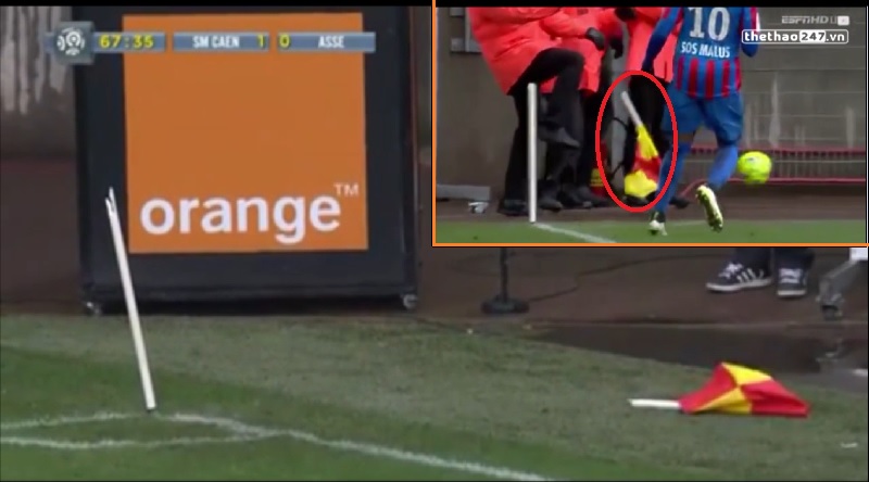VIDEO: Cầu thủ tức giận sút gãy đôi cột cờ phạt góc ở giải VĐQG Pháp