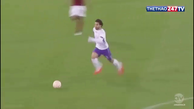 VIDEO: Pha độc diễn ngoạn mục từ giữa sân của 'Messi Ai Cập'