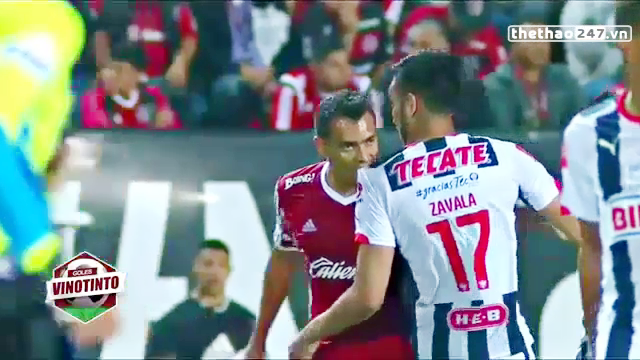 VIDEO: Cầu thủ bắt chước Suarez cắn đối phương ở giải VĐQG Peru