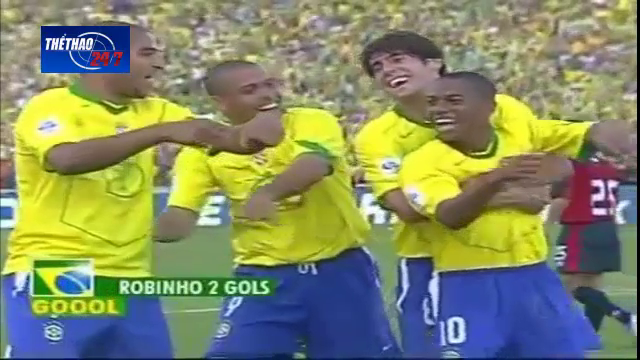 VIDEO: Pha phối hợp ghi bàn đậm chất Samba của Robinho, Ronaldo, Kaka...