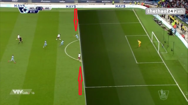 VIDEO: Sai lầm của trọng tài khiến Aston Villa mất quả penalty