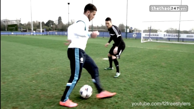 VIDEO: Kỹ thuật qua người ưa thích của Hazard khi thi đấu