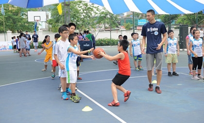 Sân chơi cho học sinh yêu bóng rổ ở Hà Nội