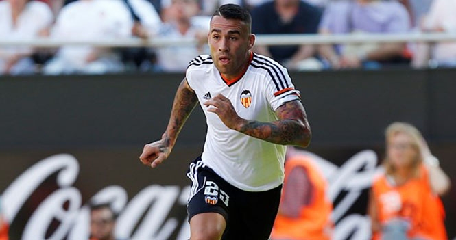 Chelsea nhập cuộc, Man Utd khó có Otamendi