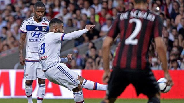 Video bàn thắng: Lyon 2-1 AC Milan (Giao hữu 2015)