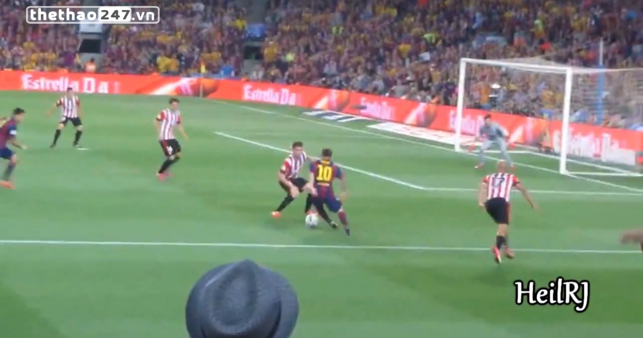 VIDEO: Tổng hợp những pha đi bóng 'như chỗ không người' của Messi