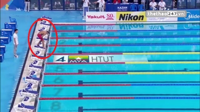 VIDEO: VĐV bơi một mình tại giải vô địch bơi thế giới 2015