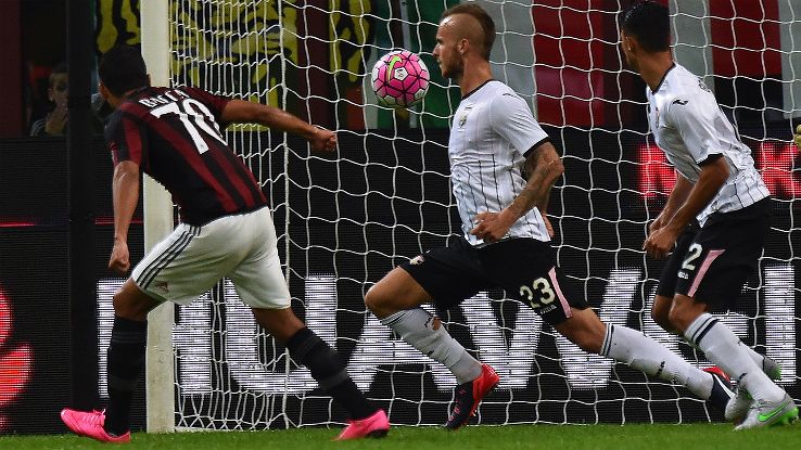 Video bàn thắng: AC Milan 3-2 Palermo (Vòng 4 Serie A)