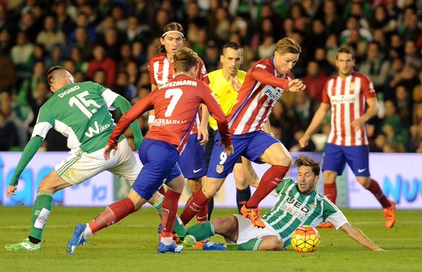 Video bàn thắng: Real Betis 0-1 Atletico Madrid (Vòng 12 La Liga)