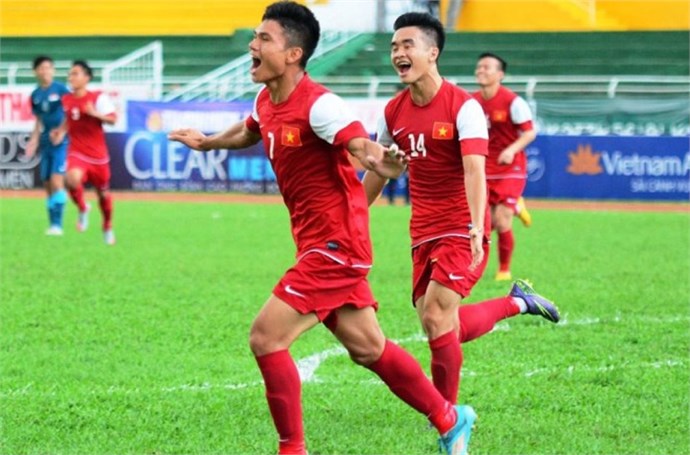 Highlights U21 Việt Nam 2-1 U21 Singapore: Dắt tay nhau vào bán kết!