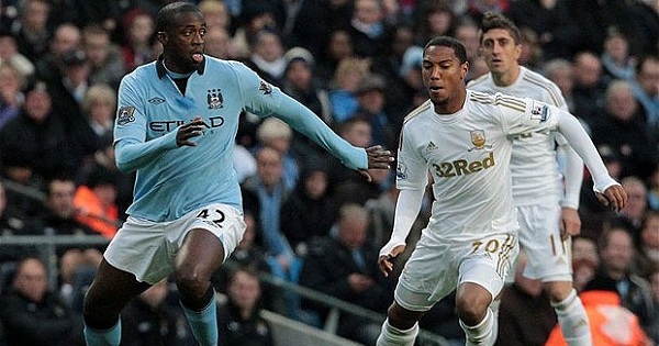 Cứu tinh Toure giúp Man City giành chiến thắng nghẹt thở