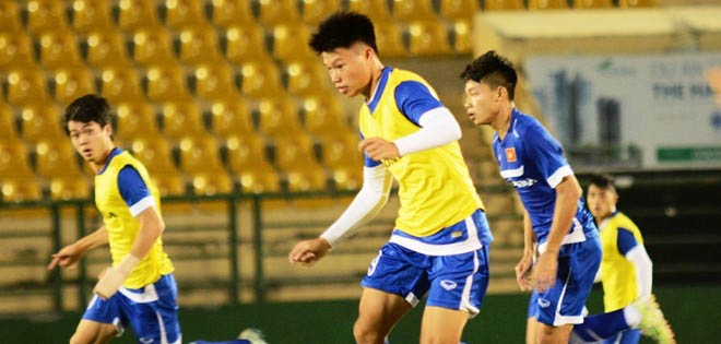 Tiền đạo của U23 Việt Nam dính chấn thương