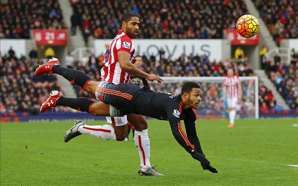 Video bàn thắng: Stoke City 2-0 Man Utd (Vòng 18 Ngoại hạng Anh)