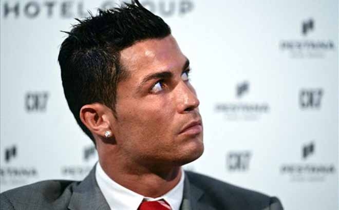 Ronaldo thống trị giải thưởng 'mái tóc vàng'