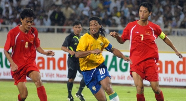 VFF chốt lịch vụ Ronaldo, Kaka sang Việt Nam thi đấu
