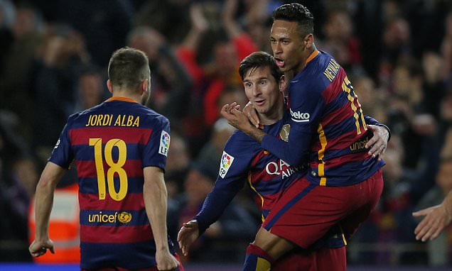 Messi lập siêu phẩm sút phạt, Barca bỏ xa Real 12 điểm