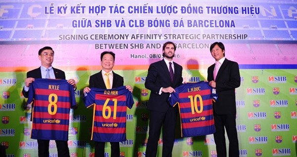 Điểm tin 8/3: Đại diện Barca nói về viễn cảnh đến Việt Nam