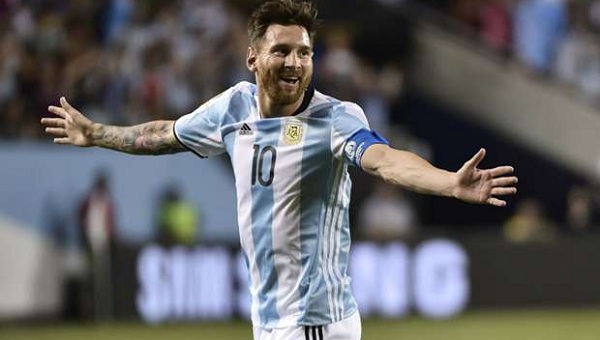 Nhấn chìm Panama, Messi đi vào lịch sử bóng đá Argentina